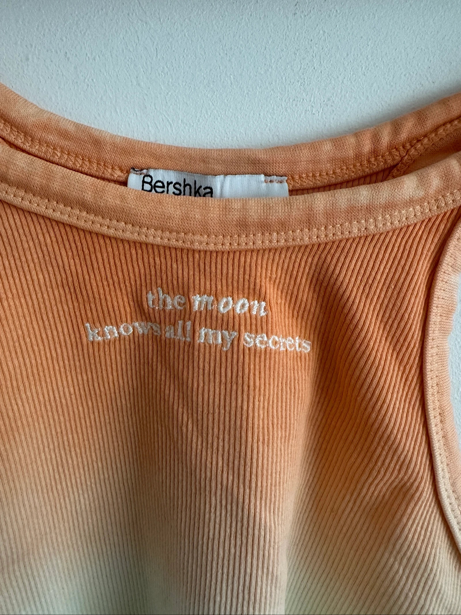 Top court dégradé Bershka orange XS - Broderie « The Moon » – photo 4